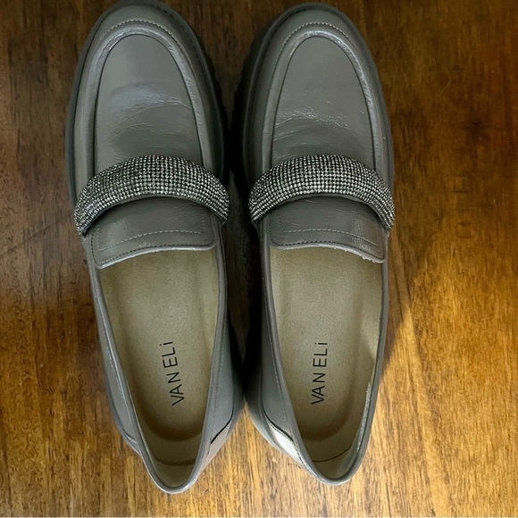 VANELi Women's Zaya platform loafer Like new condition. Women’s size 9.5 Narrow - Picture 10 of 14